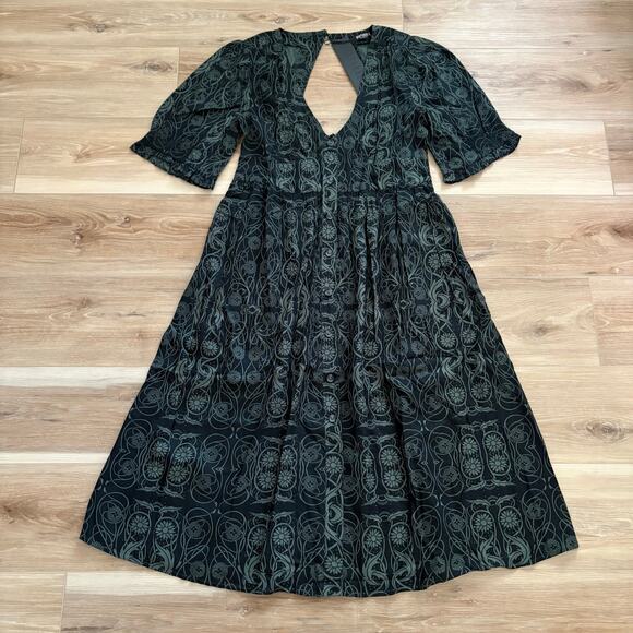 Elegant Green Patterned Dress - Picture 1 of 9